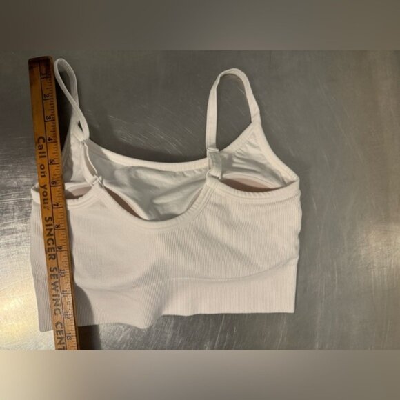 Uniqlo - Seamless Half Bra Camisole - Picture 4 of 7